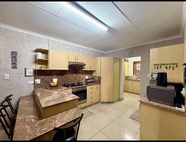 4 BEDROOM FREESTANDING FOR SALE IN BIRDSWOOD